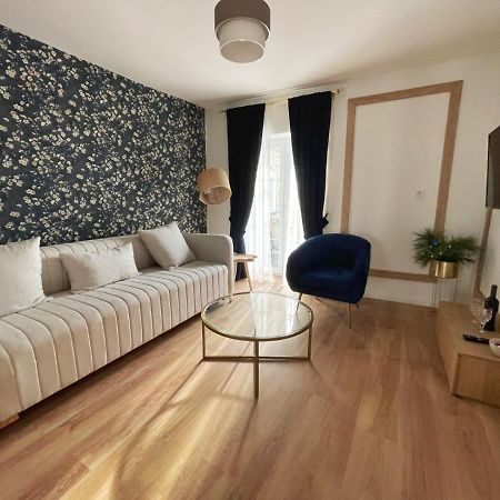 Lungomare Apartments Petrovac Екстер'єр фото