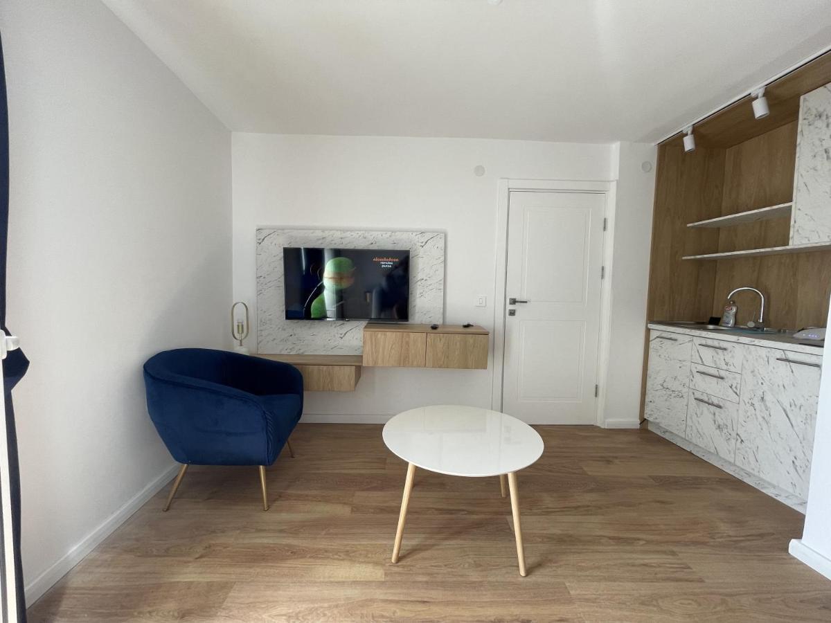 Lungomare Apartments Petrovac Екстер'єр фото
