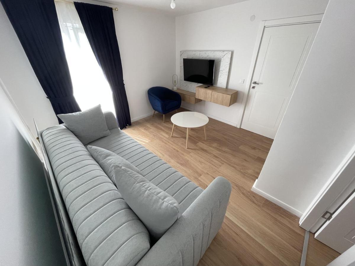 Lungomare Apartments Petrovac Екстер'єр фото