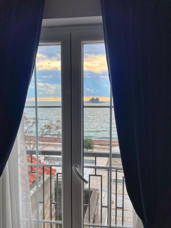 Lungomare Apartments Petrovac Екстер'єр фото