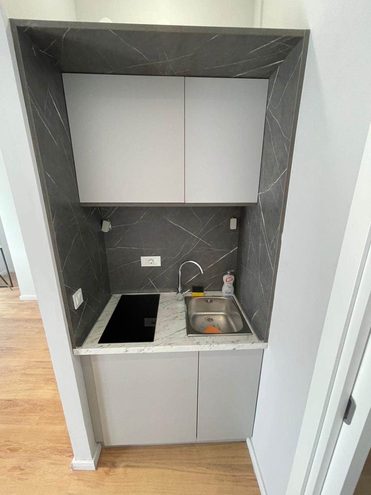 Lungomare Apartments Petrovac Екстер'єр фото