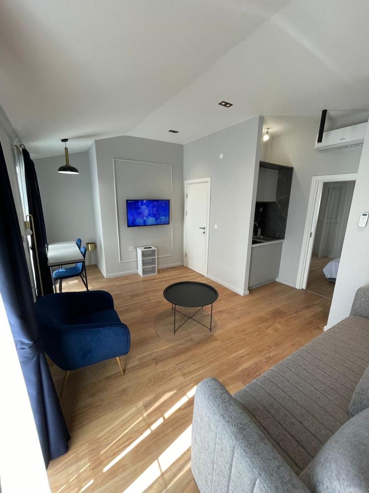 Lungomare Apartments Petrovac Екстер'єр фото